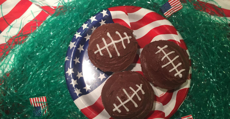 Chokolade Cupcakes til Super Bowl