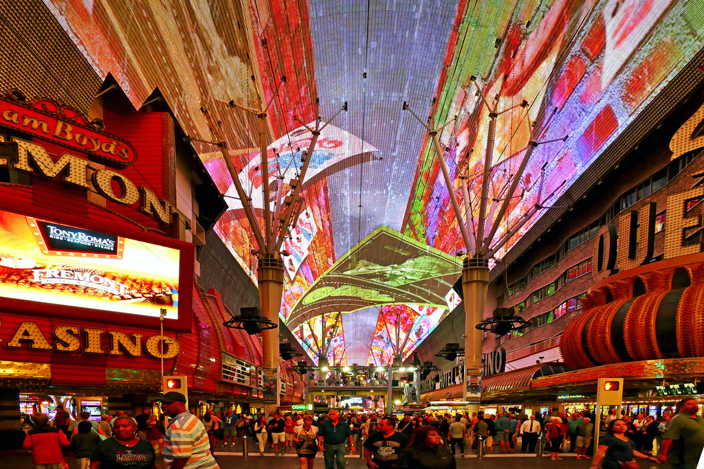 Fremont Street Experience - OplevUSA.dk