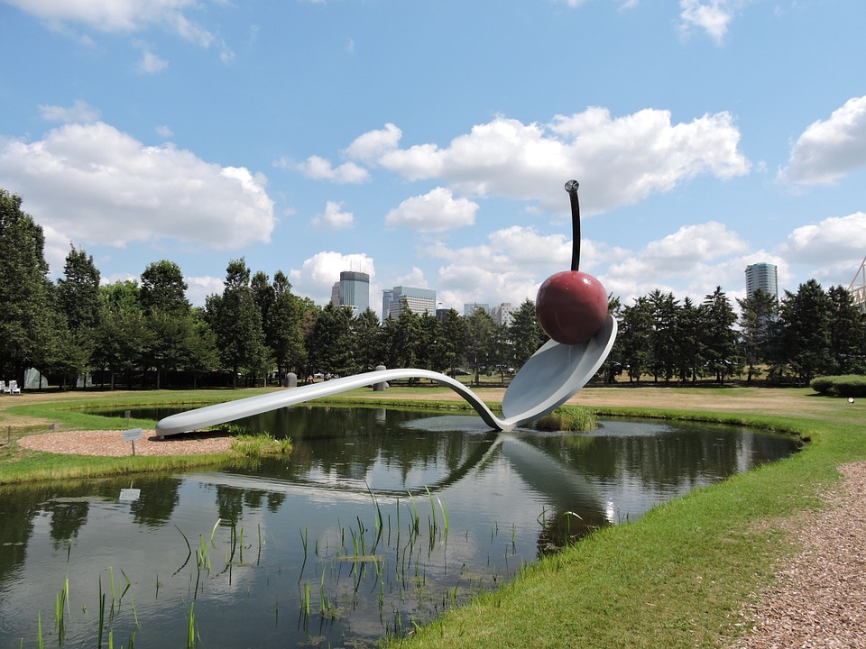 spoonbridge and cherry